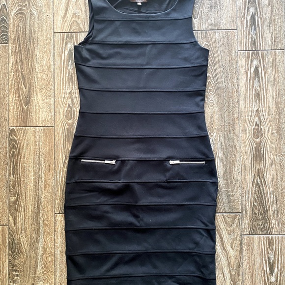 Adrienne Vittadini Dresses & Skirts - ADRIENNE VITTADINI black sleeveless dress